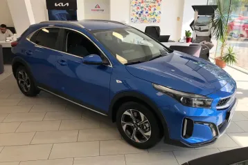 Kia XCeed 1.5 T-GDI City 2024 – 140 CP, Automată, Benzină, 1 km – Leasing Auto Persoane Juridice, Avans 15-50%, TVA Deductibil