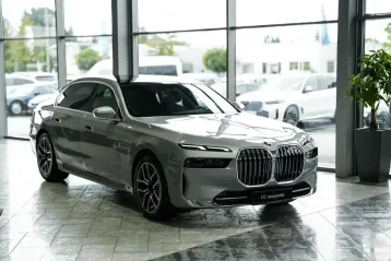 BMW 740d xDrive M Sport 2024 – 17.800 km, 299 CP, Diesel, Automată, AWD – Leasing Auto pentru Firme, Avans 15-50%, Rată 988 EUR/lună