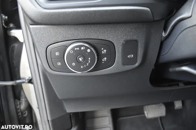 Ford Focus din 2023 cu 15.692 km - oferta FOR100908 - foto 35