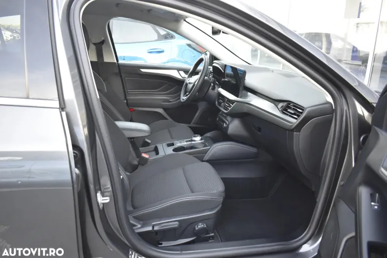 Ford Focus din 2023 cu 15.692 km - oferta FOR100908 - foto 39