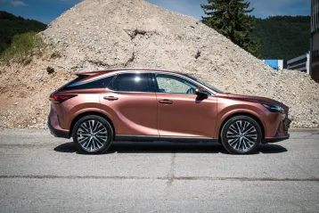 Lexus RX 350 din 2023 - oferta LEX107032