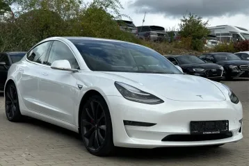 Tesla Model 3 din 2020 - oferta TES125019