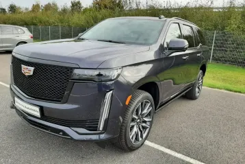 Cadillac Escalade din 2023 - oferta CAD145985