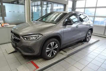 Mercedes-Benz GLA 250 din 2022 - oferta MER154845