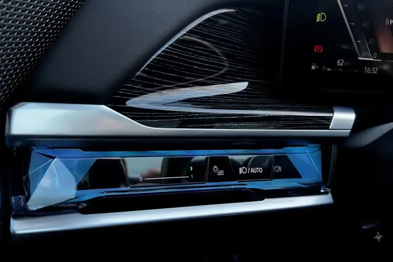 BMW 740d (Seria 7) din 2023 cu 41.940 km - oferta BMW170885 - foto 23