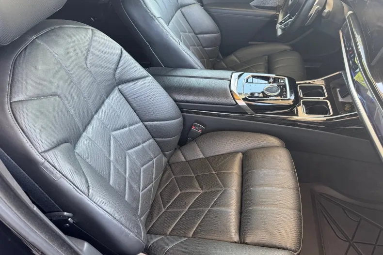 BMW 740d (Seria 7) din 2023 cu 66.450 km - oferta BMW209292 - foto 5