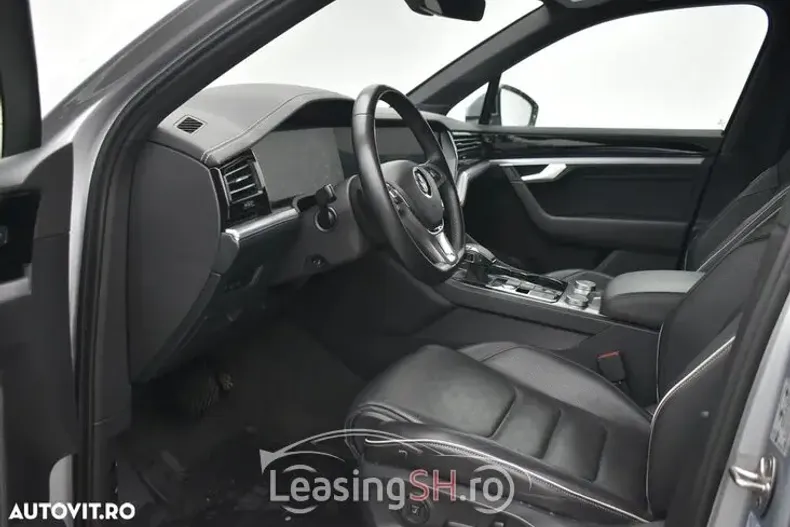 Volkswagen Touareg din 2020 cu 150.142 km - oferta VOL93022 - foto 2