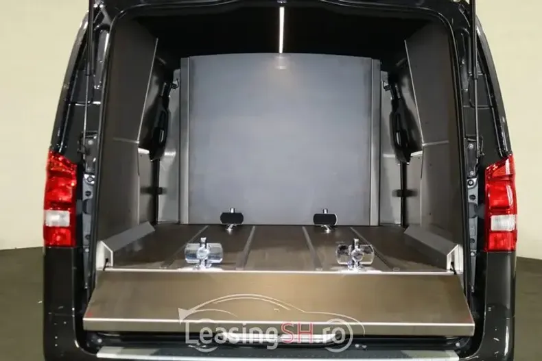 Mercedes-Benz Vito din 2023 cu 7.038 km - oferta MER96778 - foto 19