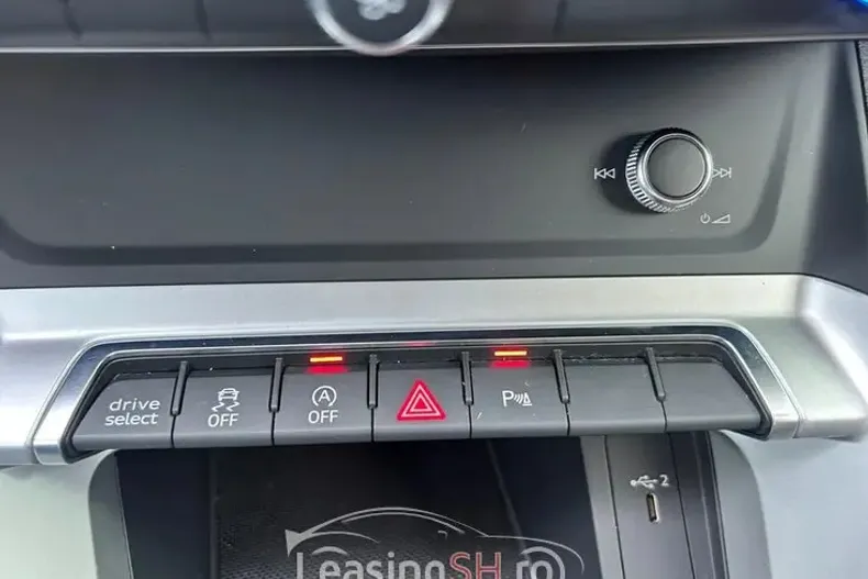 Audi Q3 din 2019 cu 45.471 km - oferta AUD92955 - foto 5