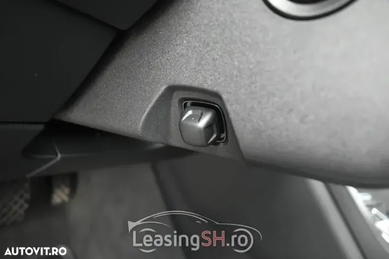 Volkswagen Touareg din 2020 cu 150.142 km - oferta VOL93022 - foto 4