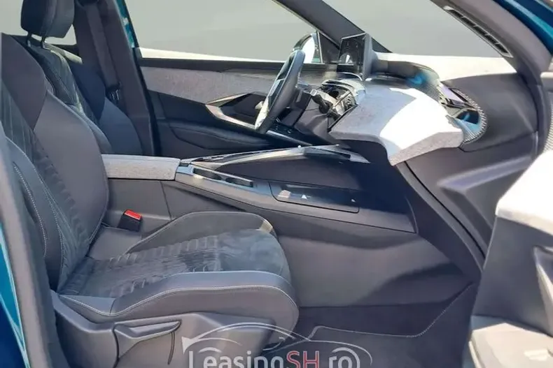 Peugeot 5008 din 2025 cu 11.000 km - oferta PEU100548 - foto 2