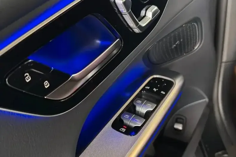 Mercedes-Benz 200 din 2023 cu 29.980 km - oferta MER96479 - foto 2