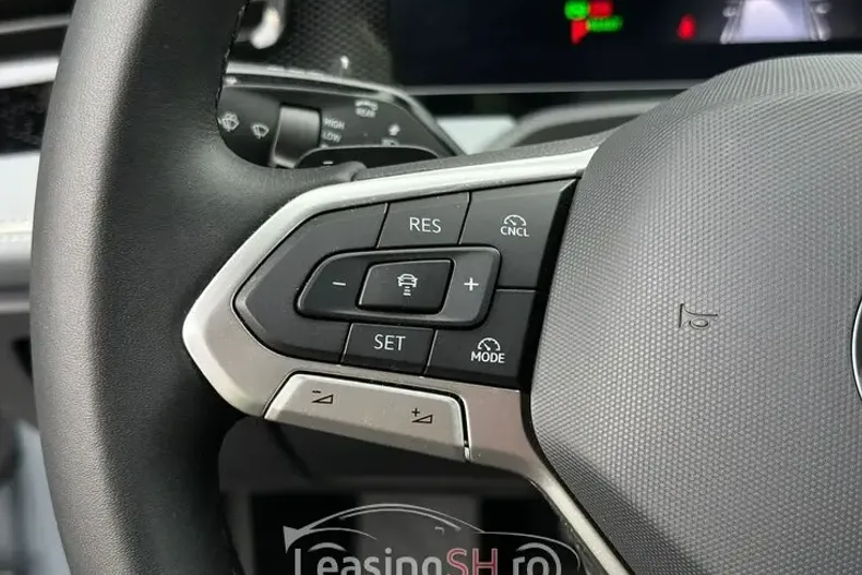 Volkswagen Passat din 2024 cu 24.500 km - oferta VOL93759 - foto 17