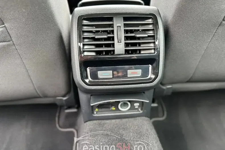 Volkswagen Passat din 2021 cu 144.876 km - oferta VOL100770 - foto 2