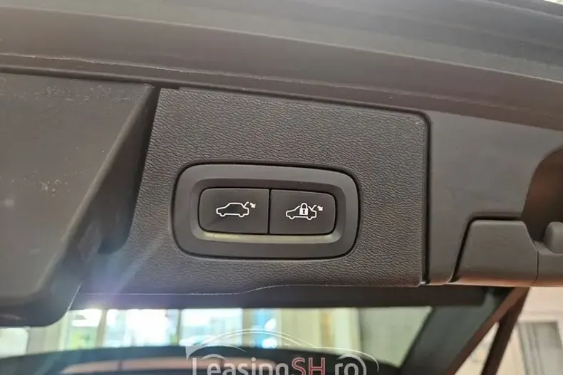 Volvo XC60 din 2021 cu 107.400 km - oferta VOL100259 - foto 6