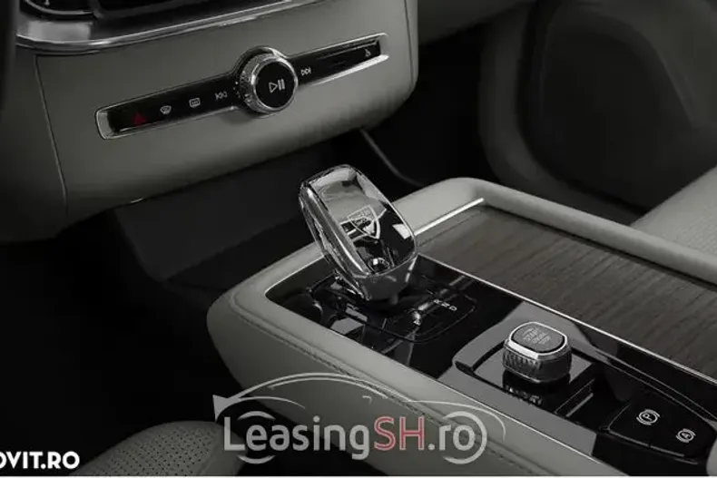 Volvo XC90 din 2025 cu 10 km - oferta VOL100822 - foto 10