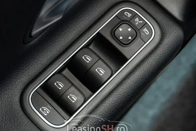 Mercedes-Benz 180 din 2020 cu 98.400 km - oferta MER95404 - foto 40