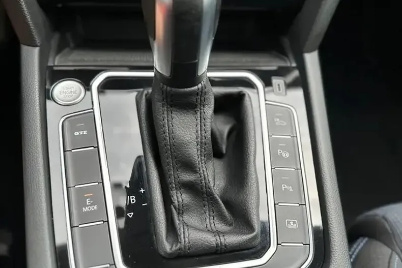 Volkswagen Passat din 2021 cu 144.876 km - oferta VOL100770 - foto 24