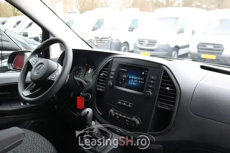 Mercedes-Benz Vito din 2023 cu 7.038 km - oferta MER96778 - foto 14
