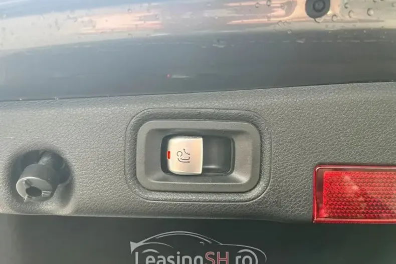 Mercedes-Benz 300 din 2023 cu 25.968 km - oferta MER99322 - foto 7