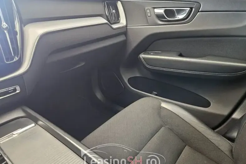 Volvo XC60 din 2021 cu 107.400 km - oferta VOL100259 - foto 11