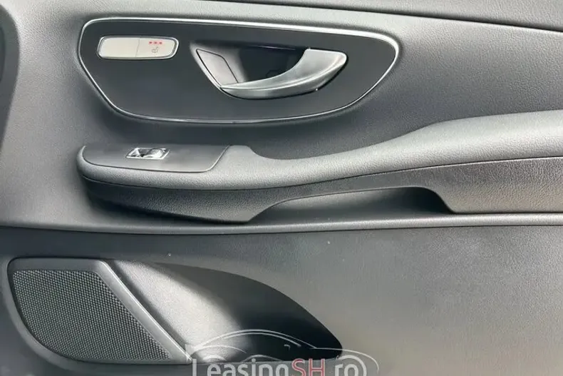 Mercedes-Benz 300 din 2024 cu 8.600 km - oferta MER98272 - foto 11