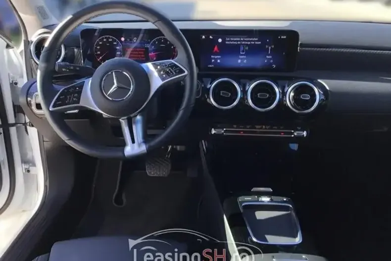 Mercedes-Benz 180 din 2024 cu 4.400 km - oferta MER98147 - foto 9